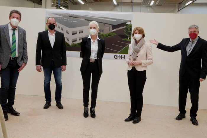 Spatenstich bei Sinnex