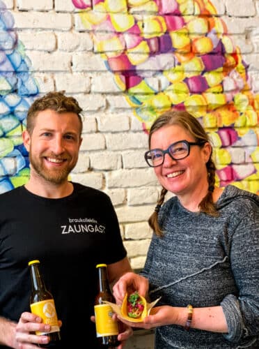 Martin Wohlkönig mit Monika Sims, Inhaberin des Restaurants „Maiz Tortilla“