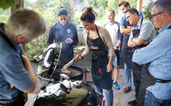 Yulia Haybäck bei einem ihrer Grillworkshops.